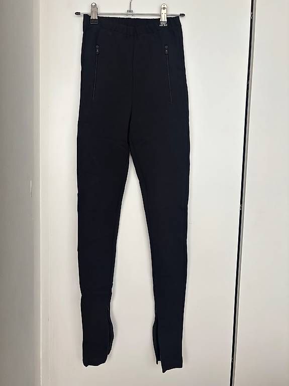 Leggings: Legging Wardrobe.NYC noir – D'occasion à La Chaux-de-Fonds par baz_sl5w