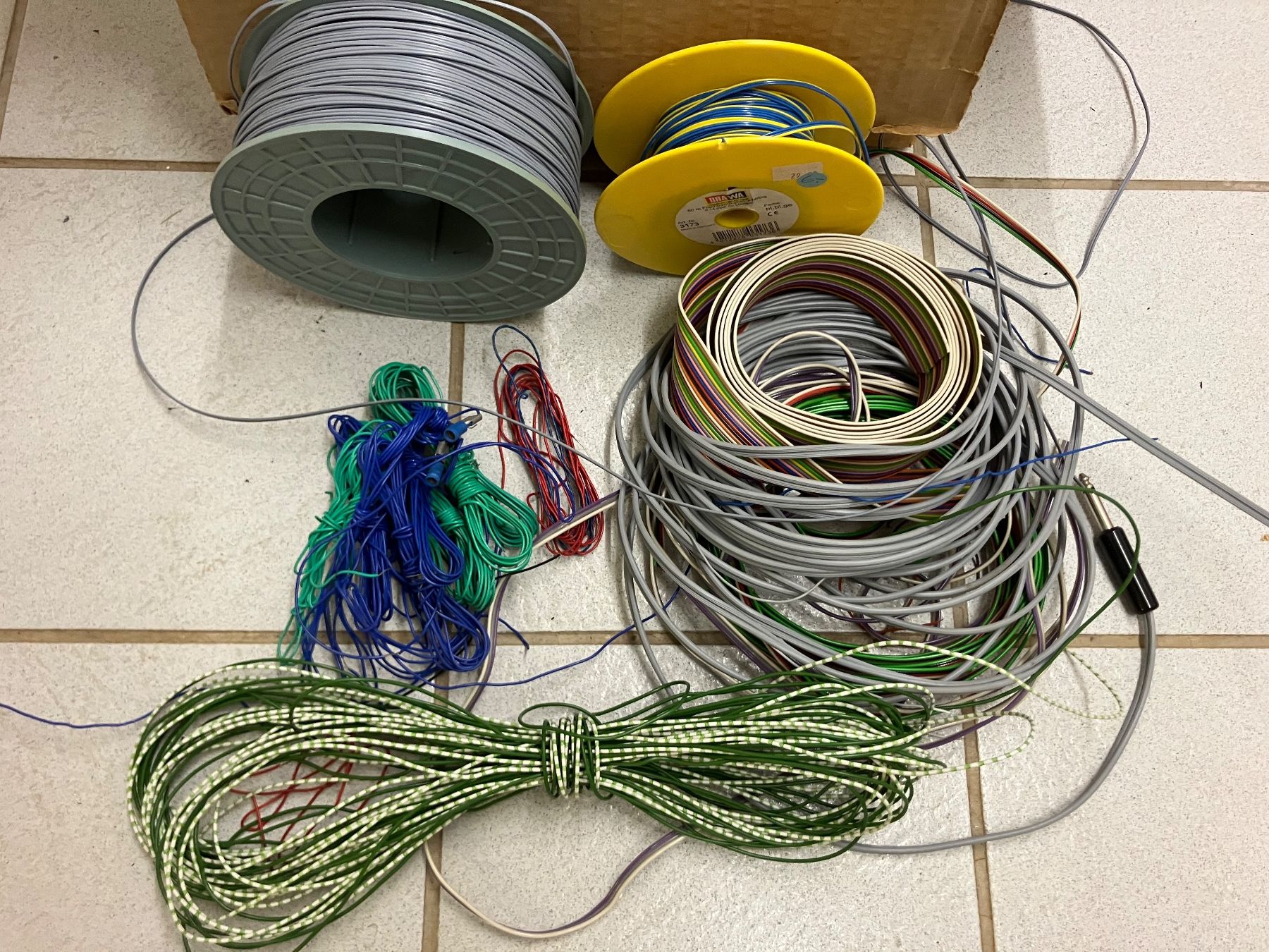 Modelleisenbahnen: Konvolut Modellbahn Drähte/ Kabel / Litzen – Gebraucht aus Schlieren von mvm01 1