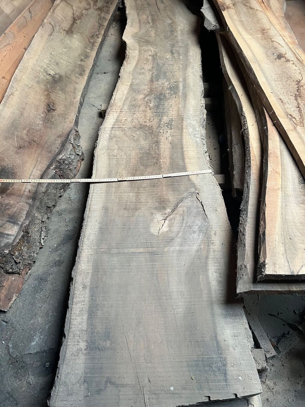 Articoli in legno: Nussbaumbretter – Usato da Ostermundigen venduto da mapa9 1