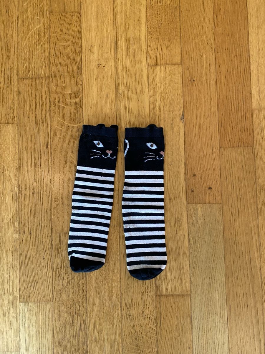 Socken für Kinder: Süsse Katzensocken, geringelt, Grösse /Einheitsgrösse – Gebraucht aus Hindelbank von 1374