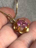 Kette mit rosaroter Blume