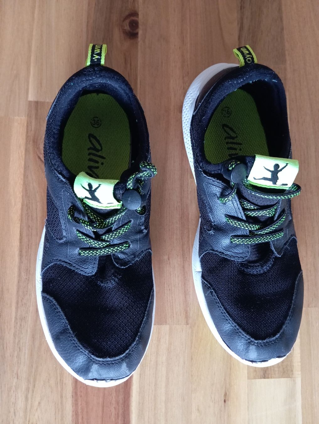 Scarpe da uomo: Sportschuhe 36 gute Zustand – Usato da Winterthur venduto da Emrh