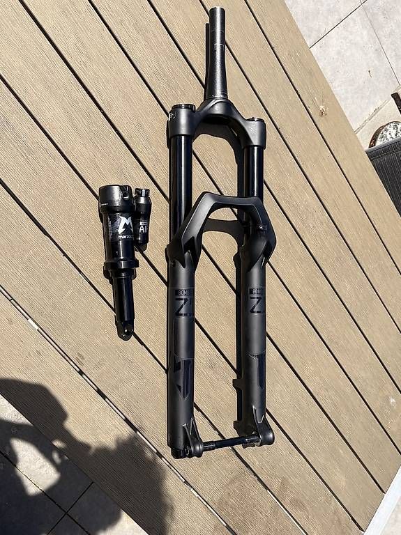 Marzocchi Pezzi di ricambio: Fourche et amortisseur vélo Marzocchi – Usato da Le Noirmont venduto da mat_pw8z