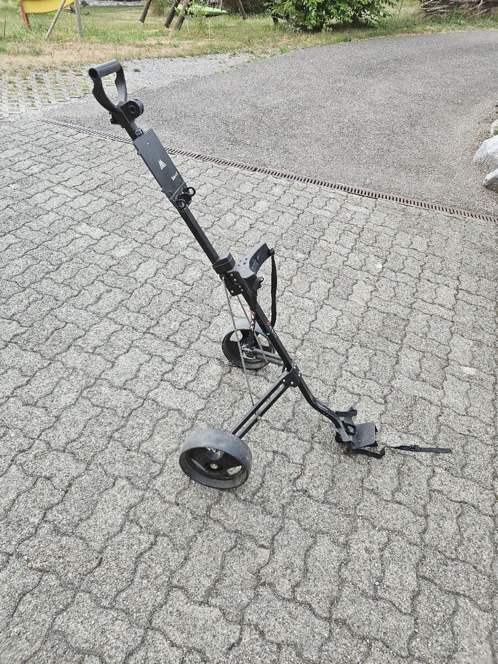 Big Max Trolley: Golf Trolley BASIC schwarz gebraucht guter Zustand – Usato da Dürnten venduto da Andre.schubert 3