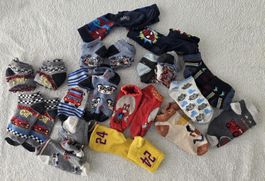Kinder Socken. Motive bunt Grösse ca.22- 26.