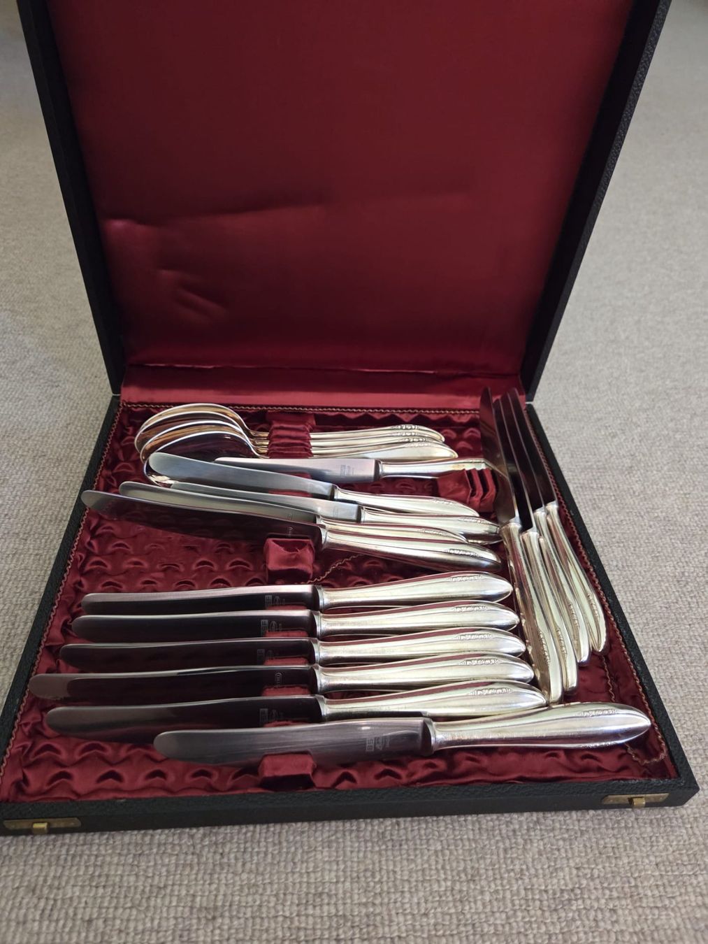 Set di posate: 4 versilberte Besteck-Sets – Usato da Münchenbuchsee venduto da UrsSchnyder 3