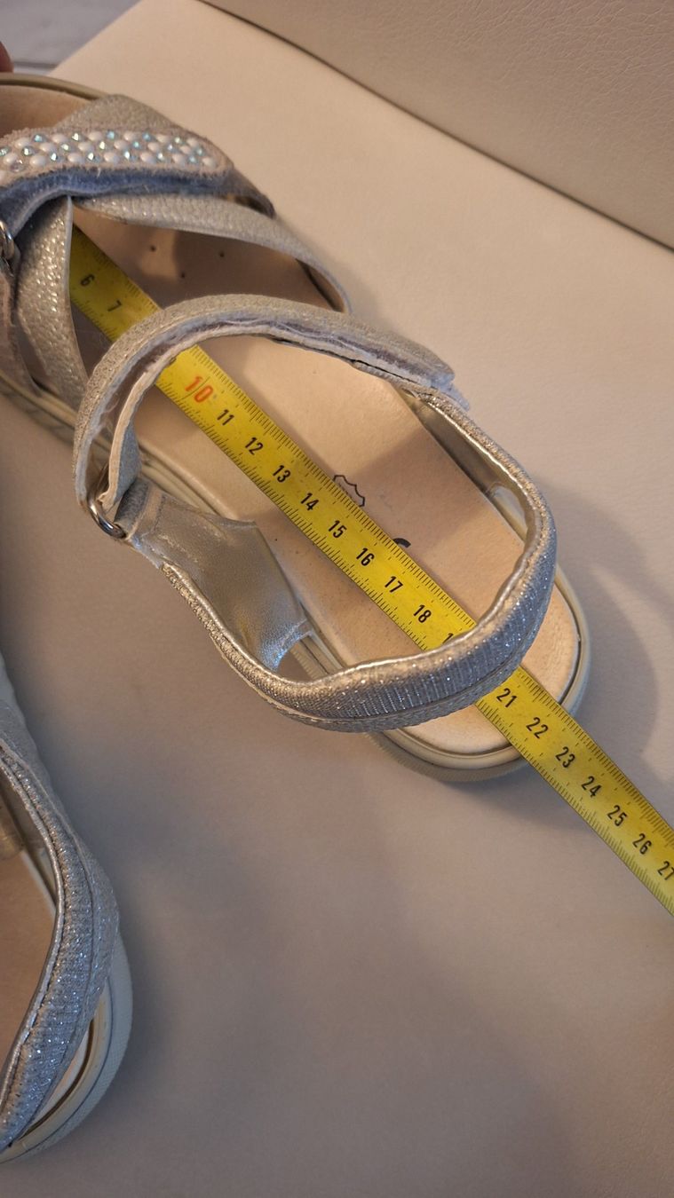 Scarpe per ragazze: Sandalen Mädchen Gr.36 – Usato da Biberist venduto da rospel 4