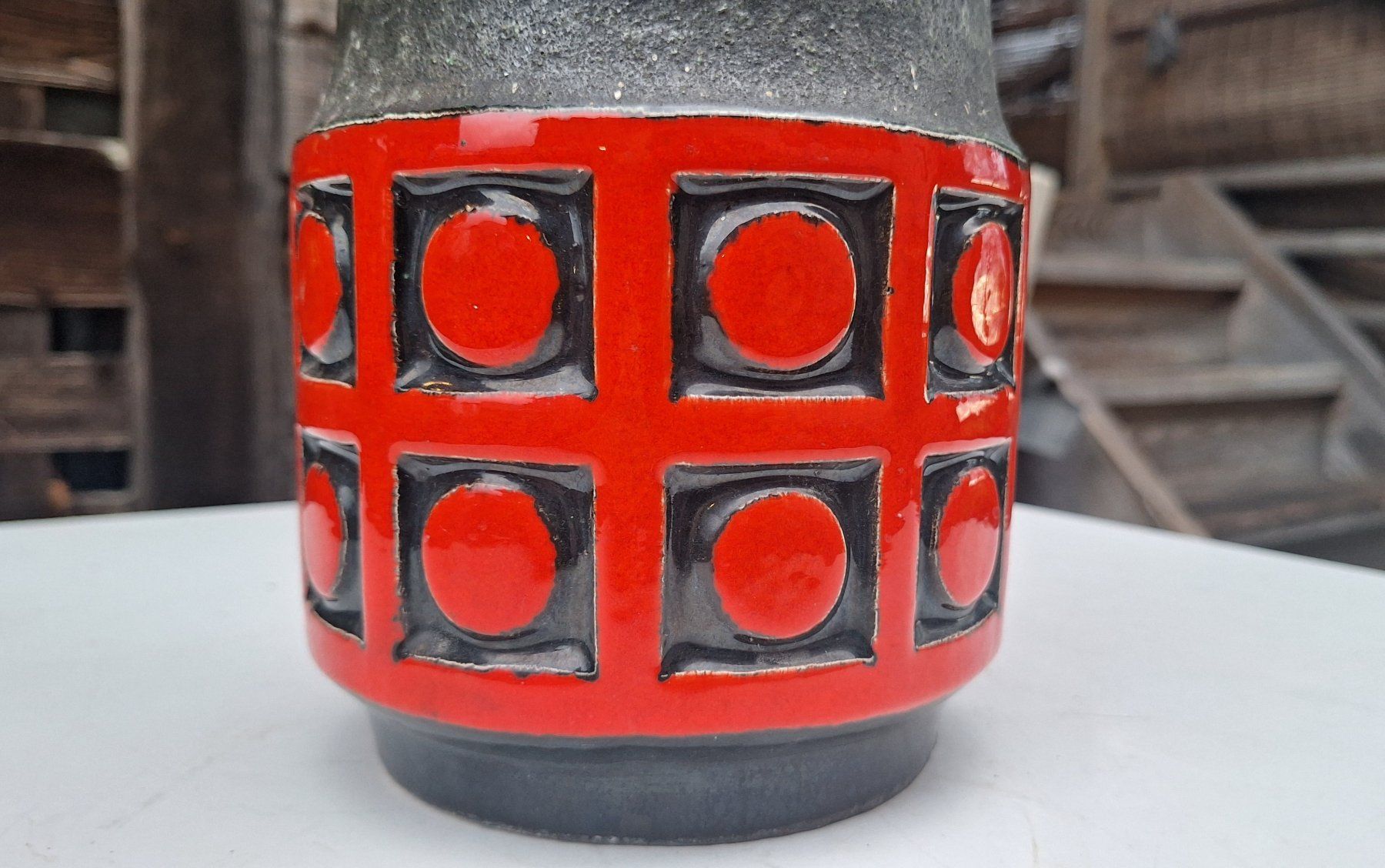 Vasi & Recipienti: Vintage Keramik Vase, rot-schwarz gemustert – Usato da Weinfelden venduto da JoeBaer 1