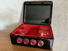 SEHR ALTE METALL KASSE MIT BUCHSTABEN CODE SEHR SELTEN