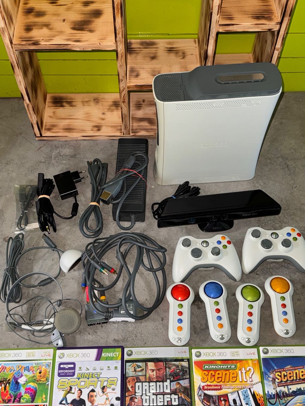 Console: Xbox 360 Konsole mit Kinect, Controller und 6 Spielen – Usato da Schellenerg venduto da zwotti 1