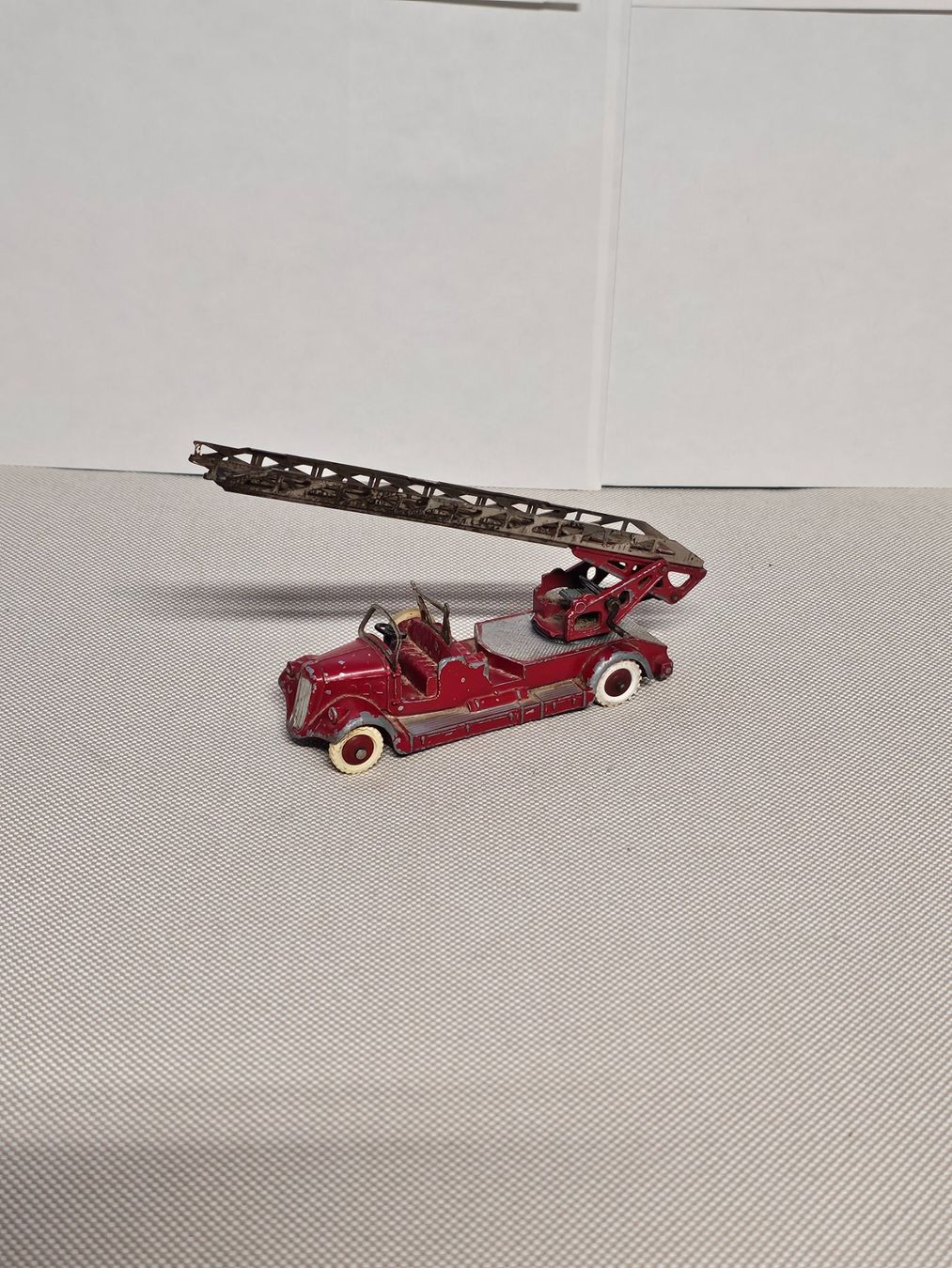 Dinky Toys Modellini d'auto: Dinky Delahaye Feuerwehr – Usato da Starrkirch-Wil venduto da easygo13