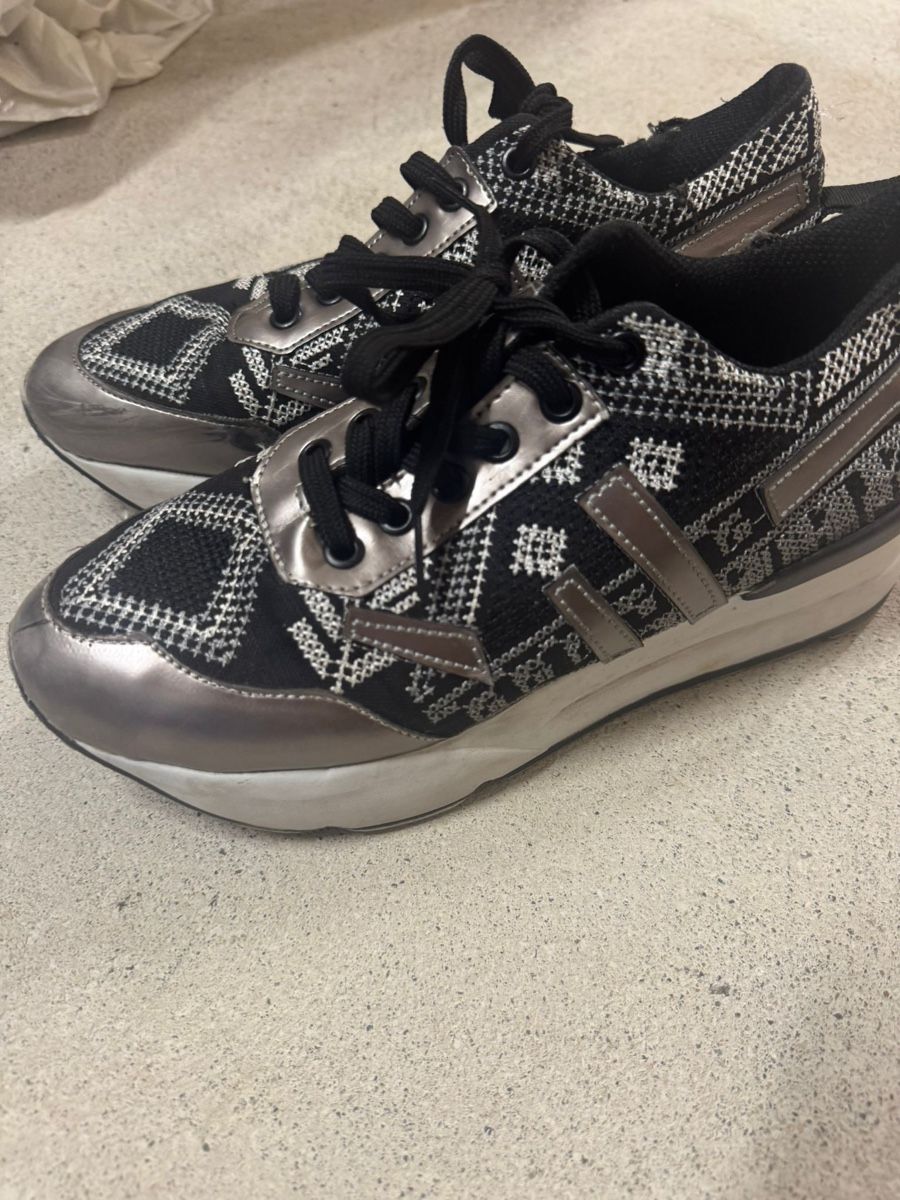 Scarpe da donna: Sneakers Damen Gr. 39 – Usato da Hinwil venduto da YPMK61