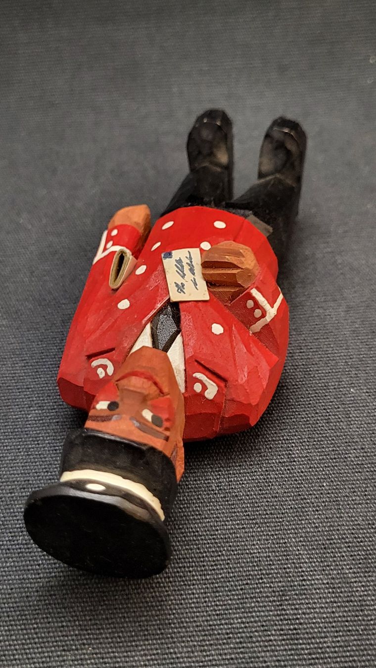Figuren: Holzschnitzerei DÄNISCHER POSTBOTE – Gebraucht aus Basel von spinne02 6