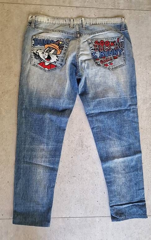 Jeans: ICEBERG Jeans Bugs Bunny Gr. 28 Limited Edition – Usato da Starrkirch-Wil venduto da NHA01 1
