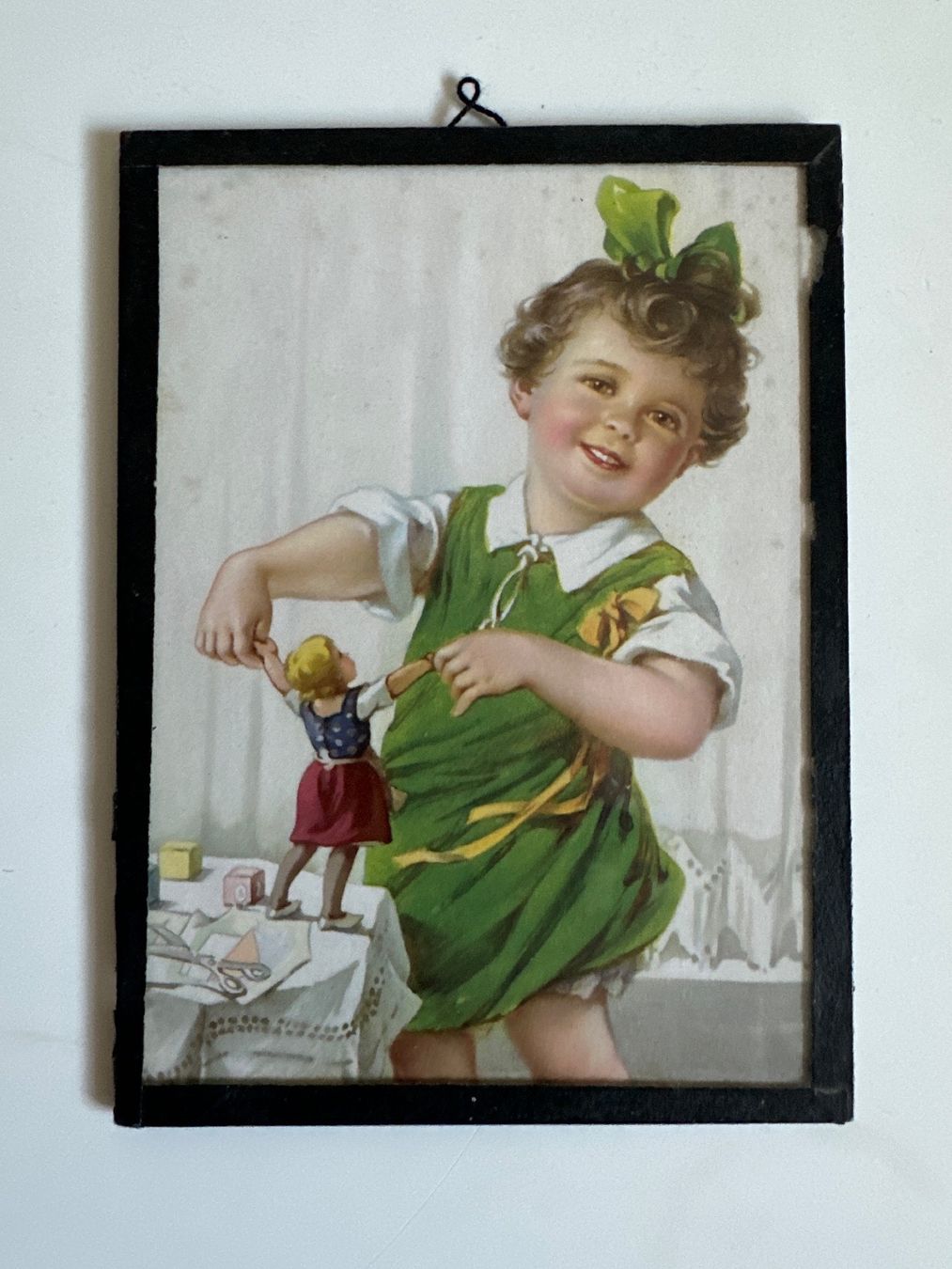 Poster & Bilder: Kleines, älteres Bild mit spielendem Mädchen – Gebraucht aus Zürich von Chaeffeler