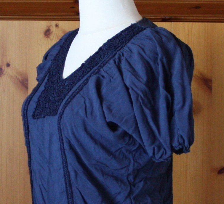 Camicette: Kurzarm Bluse dunkelblau Gr. L – Usato da Flüelen venduto da Diversicum-Textil 3