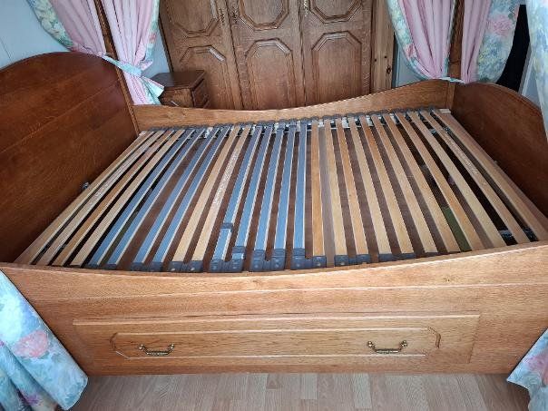 Betten: CHAMBRE À COUCHER COMPLÈTE EN CHÊNE – Gebraucht aus Courgenay von Periote00 2