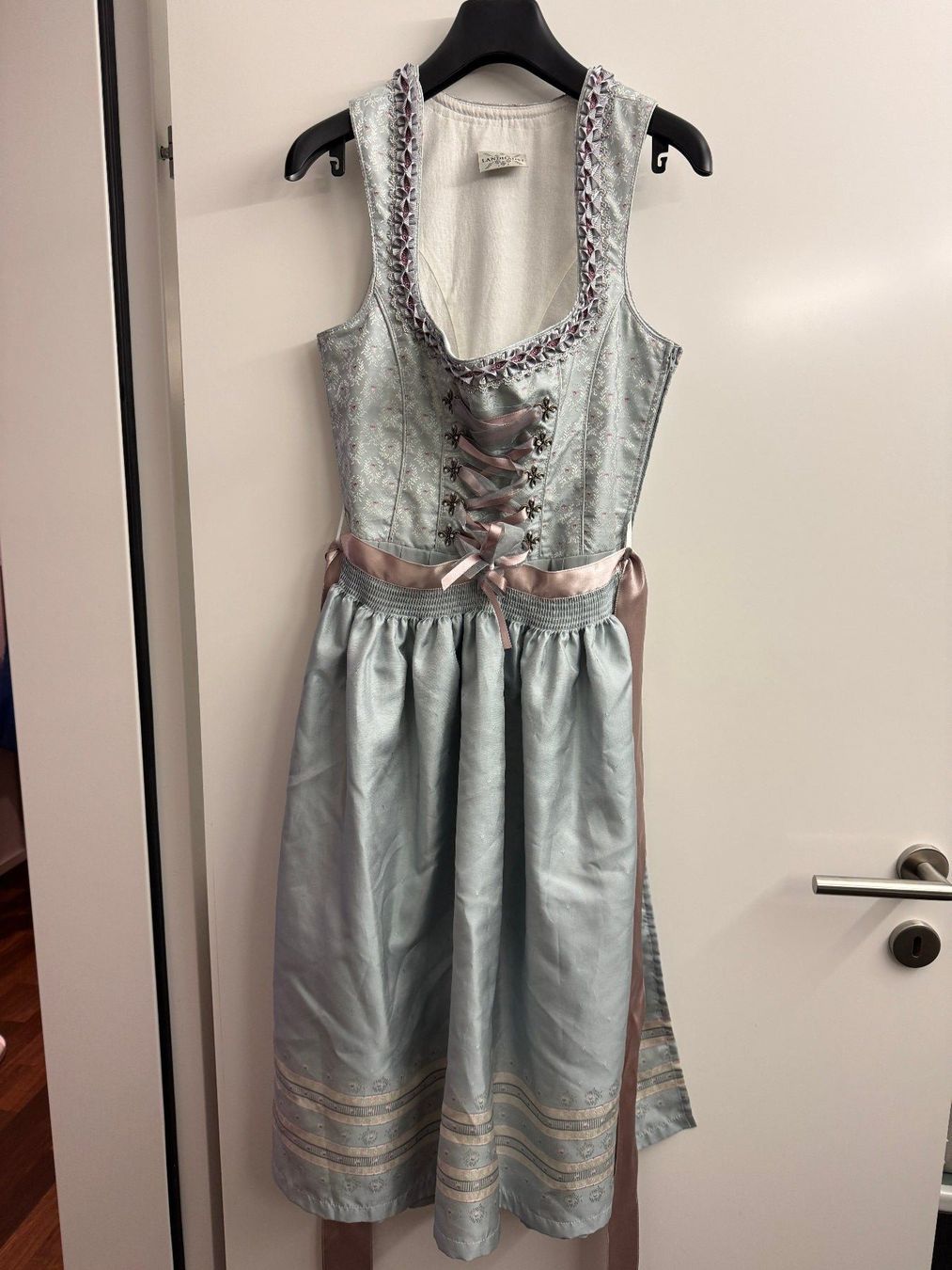 C&A Vestiti: Dirndl Landhaus C&A Grösse S – Usato da Würenlos venduto da CaSteSeNievis 4