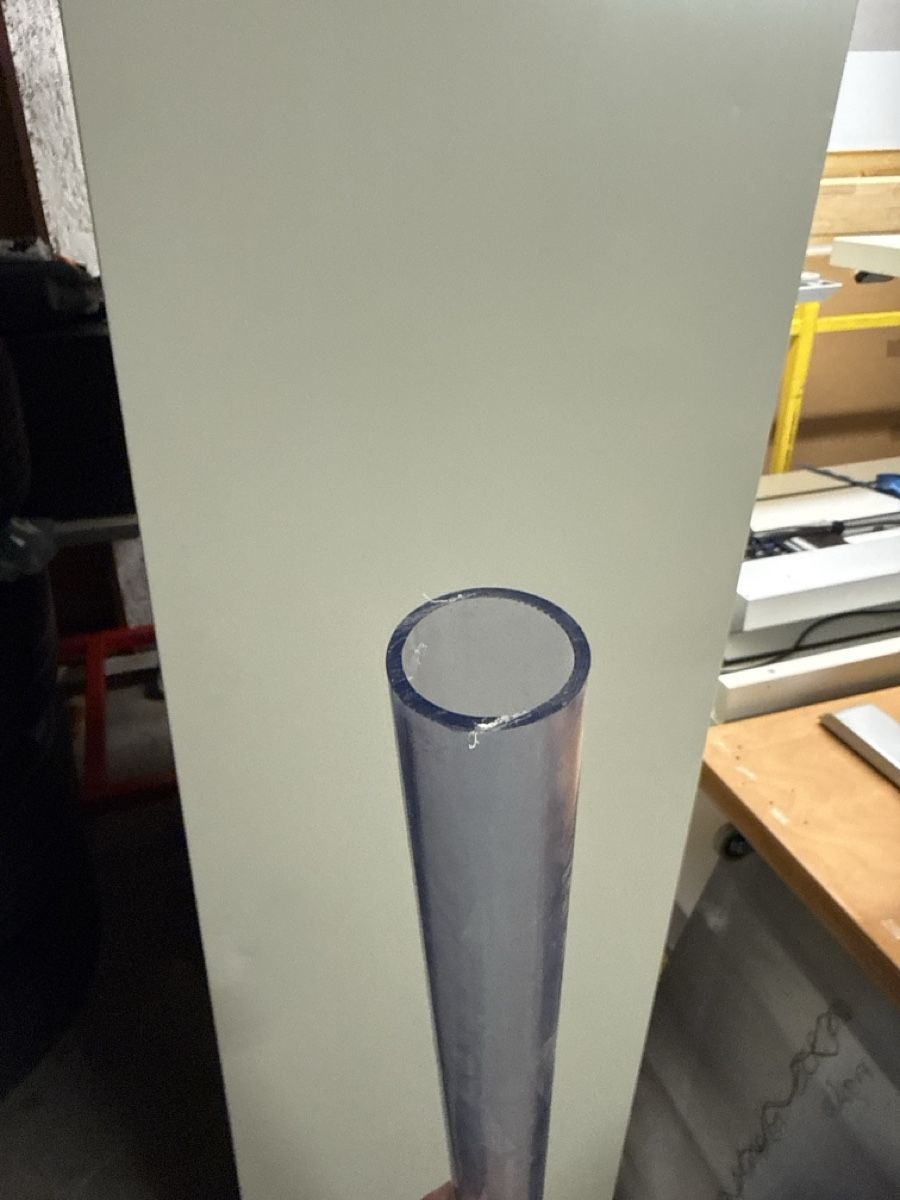 Piatti di portata: 1 Stück Plexiglasrohr transparent,  170x4cm – Usato da Effretikon venduto da a.husejni01