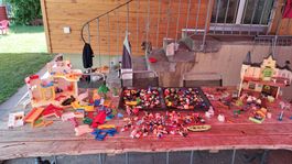 Div. Playmobil, auch viele Menschen, Tiere und Kleinteile