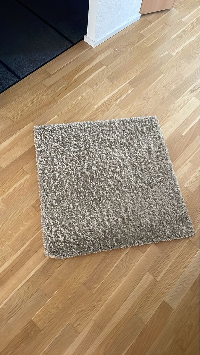 Ikea Tappeti: Ikea Teppich quadratisch braun/grau – Usato da Wil SG venduto da Miwil