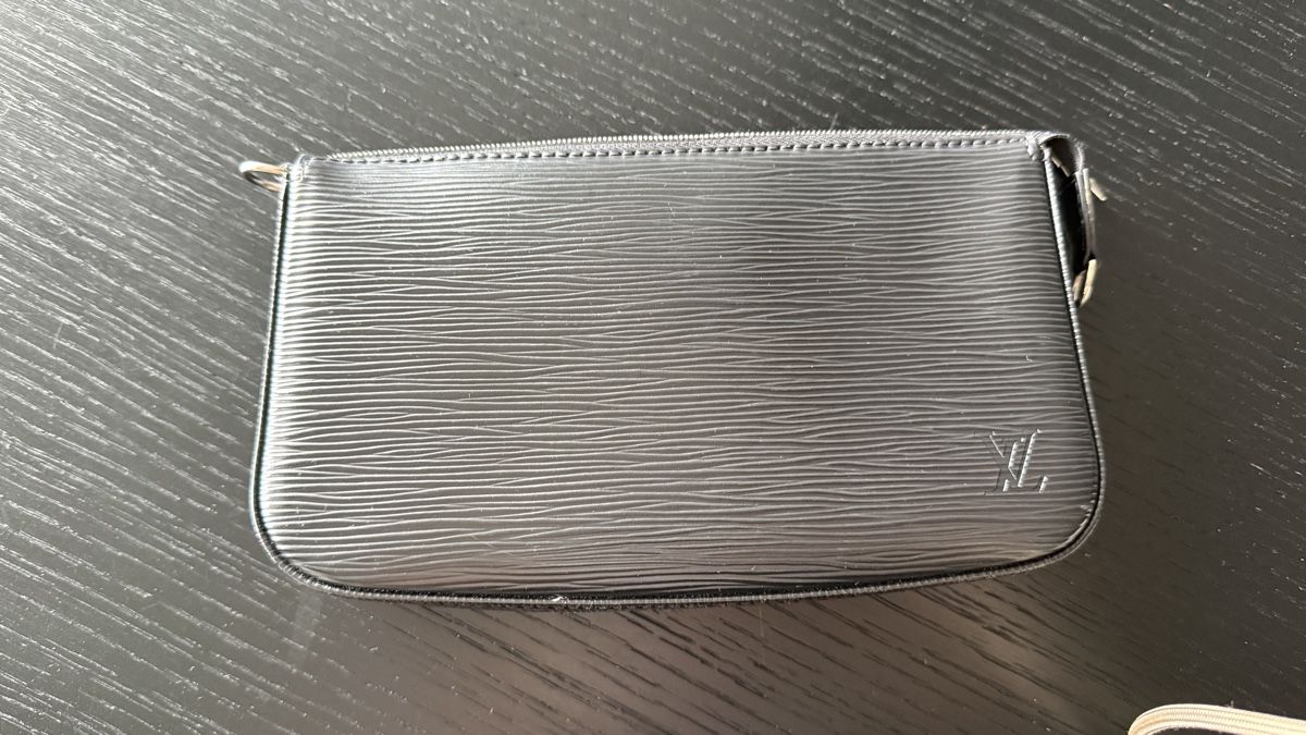 Louis Vuitton Borse da donna: Kleine LV Tasche – Nuovo (secondo la descrizione) da Wallisellen venduto da Sina000001