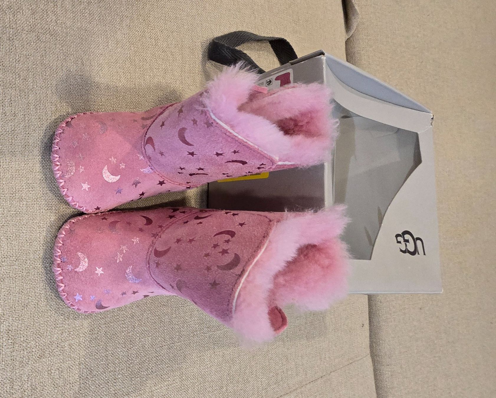 Ugg Scarpe per ragazzi: UGG Baby Schuhe-18 – Usato da Schlieren venduto da dan_8ypz 6