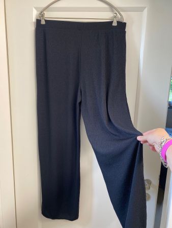 Schwarze, elegante Sommerhose, Gr. XL, fast neuwertig