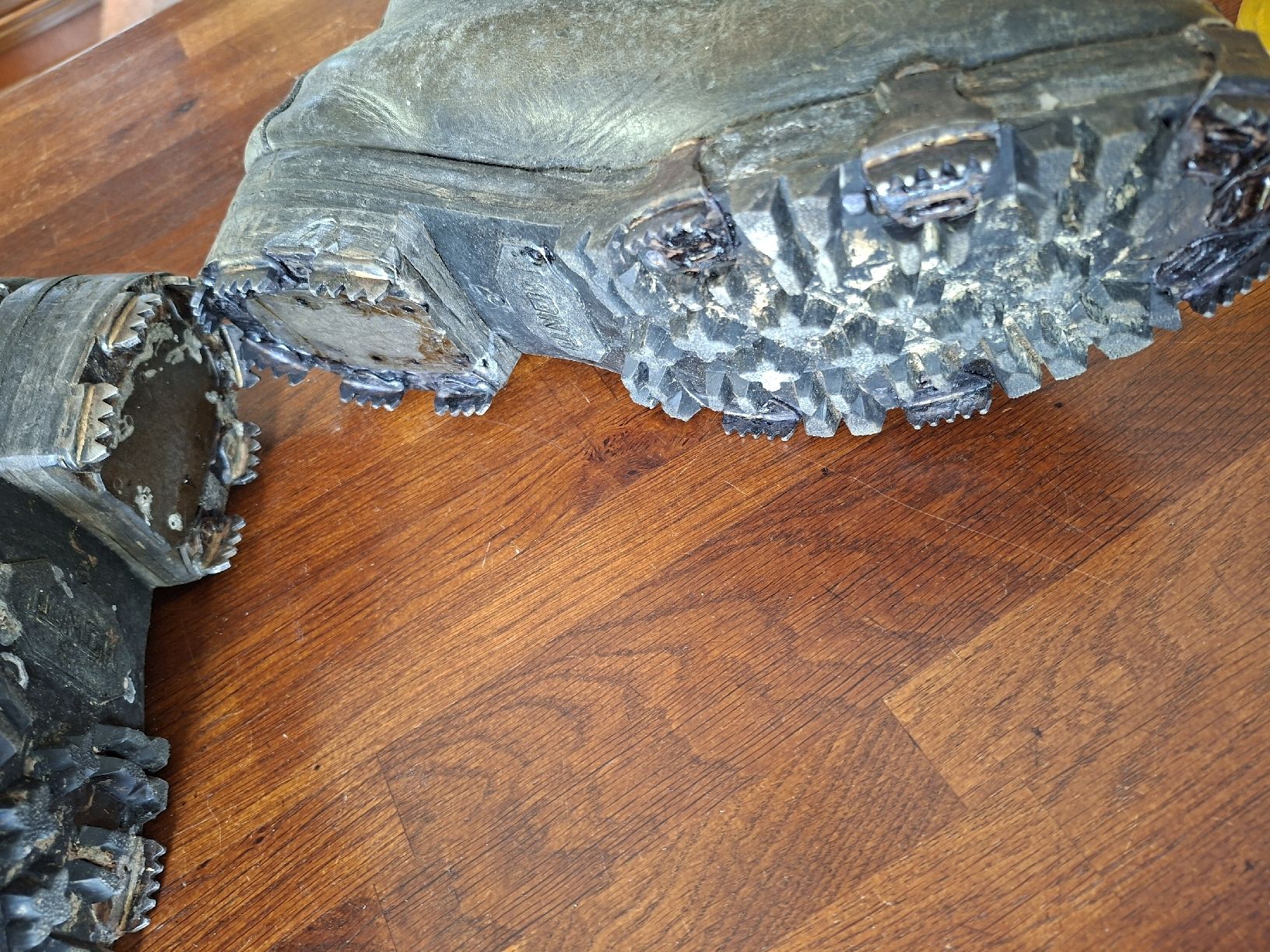 Scarpe da uomo: Alte Militärschuhe – Usato da Sargans venduto da sonja042 2
