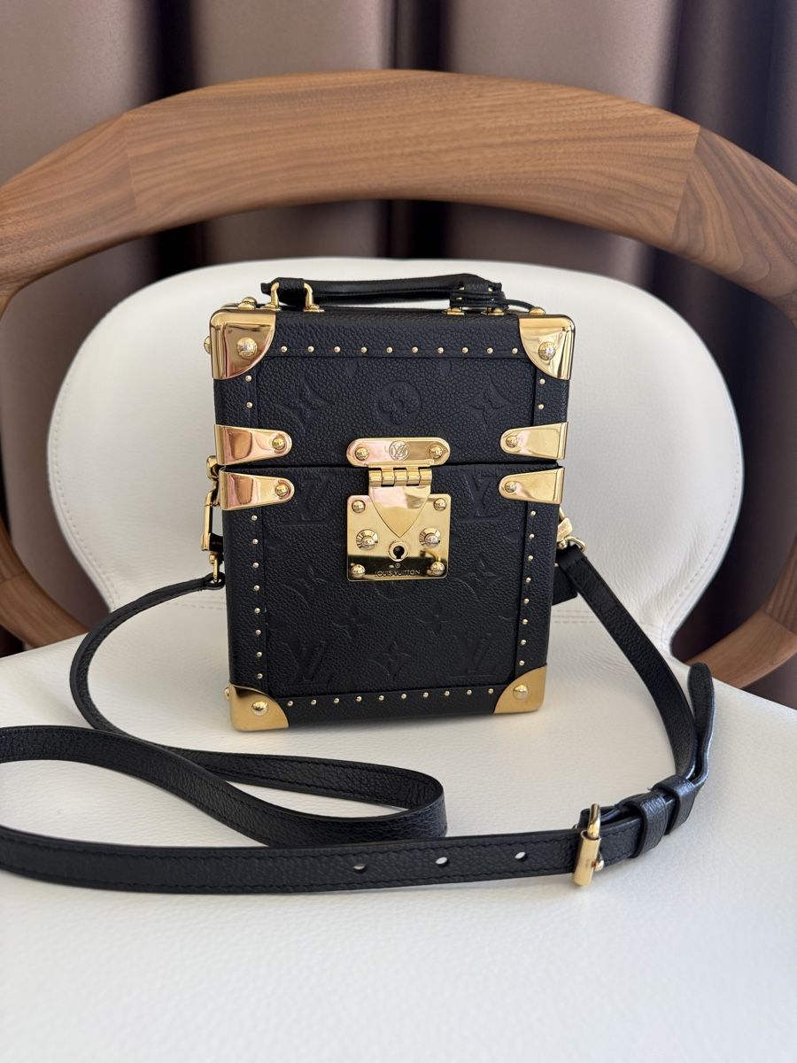 Louis Vuitton Borse: Louis Vuitton Tasche  2024 – Nuovo (secondo la descrizione) da Staad SG venduto da Dut_wwd8