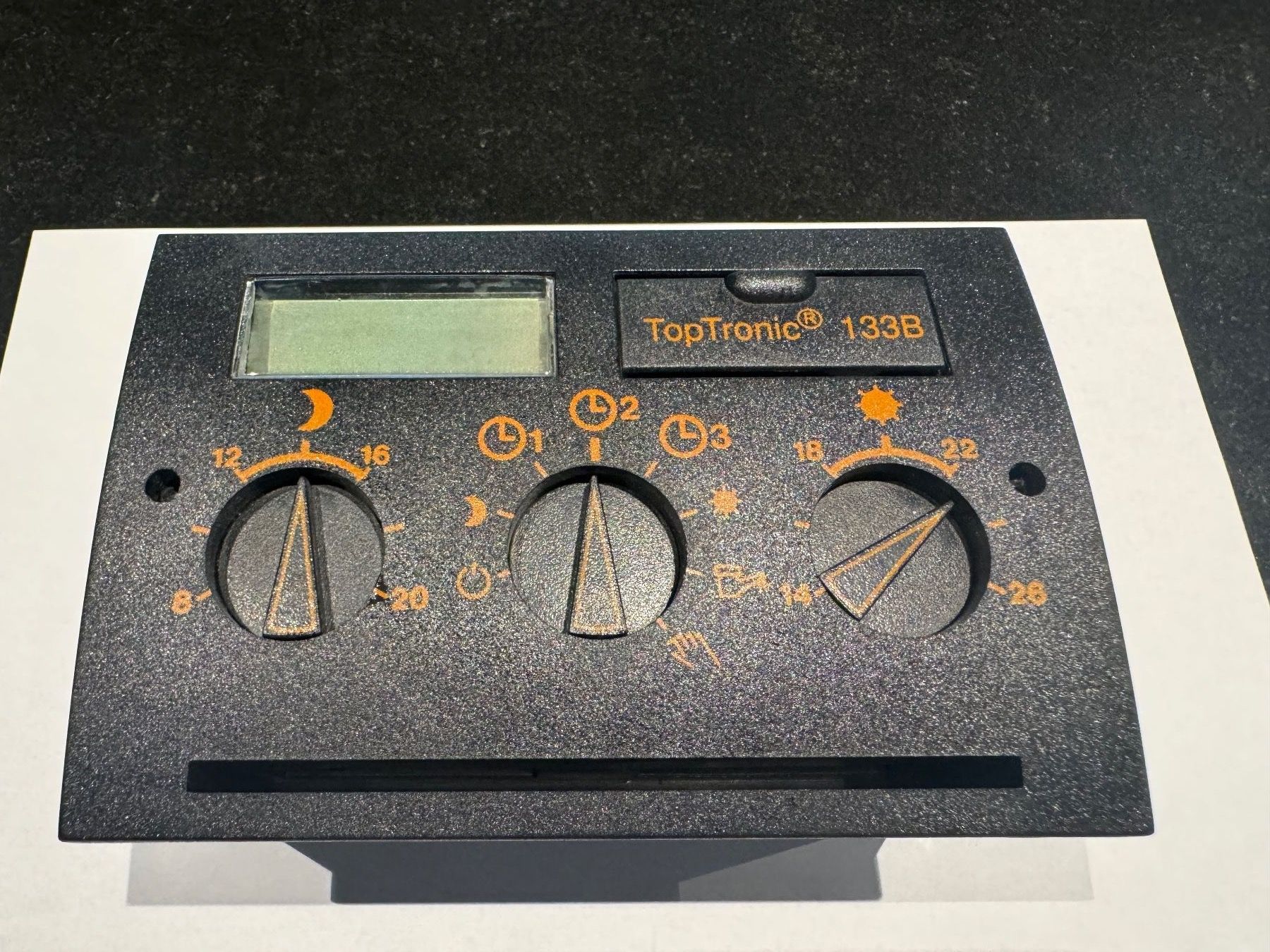Radiatori: Steuergerät TopTronic 133B – Usato da Ruswil venduto da Alesis25