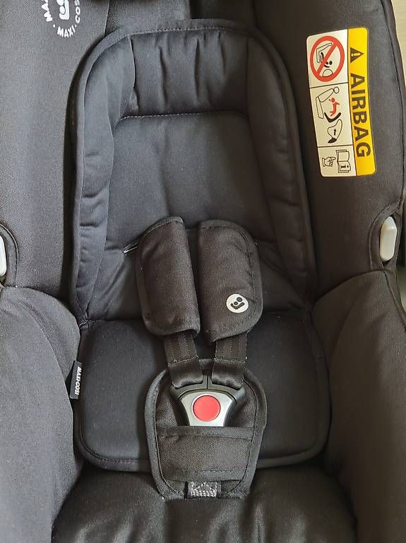 Seggiolini per auto: Maxi Cosi Babyschale  – Usato da Chur venduto da cap_cj27 1