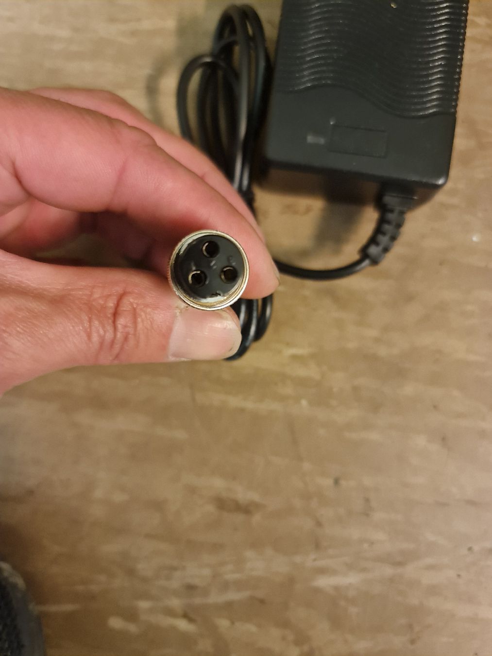 Caricabatterie: Ladegerät/Netzteil, AC/DC Adapter, Input 100-240V, Output 42 – Usato da Rheinfelden venduto da ritterhonda1986