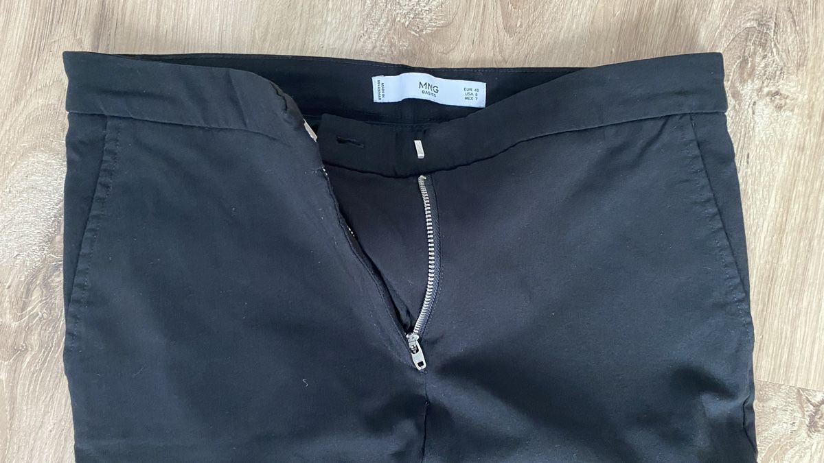 Mango Pantaloni: Schwarze Mango Hose 40 – Usato da Magden venduto da Gondwina 1