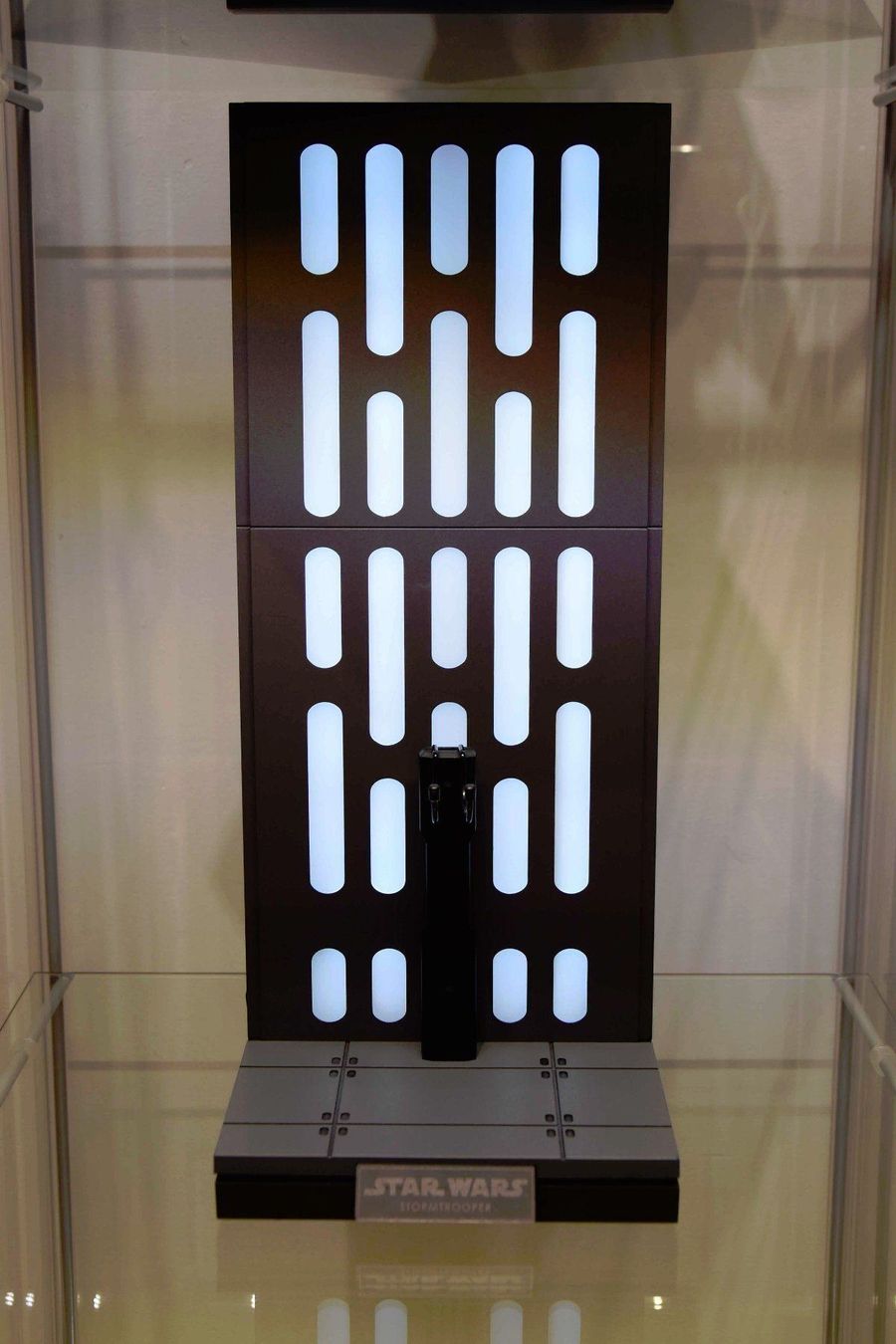 Statuette: Star Wars Hot Toys Stormtrooper stand – Nuovo e nell'imballaggio originale da Vaulion venduto da sambigben