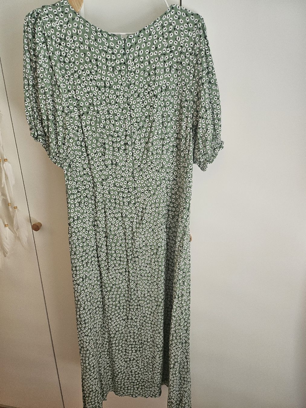 H&M Kleider: grünes Blumenkleid gr.44 H&M – Gebraucht aus Allschwil von na.wi.90 2