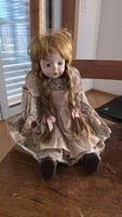 Porzellanpuppe mit Kleid guter Zustand. Antik. 35 cm Gross