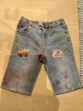 Infinity Kids denim shorts, size 122, cool patches!