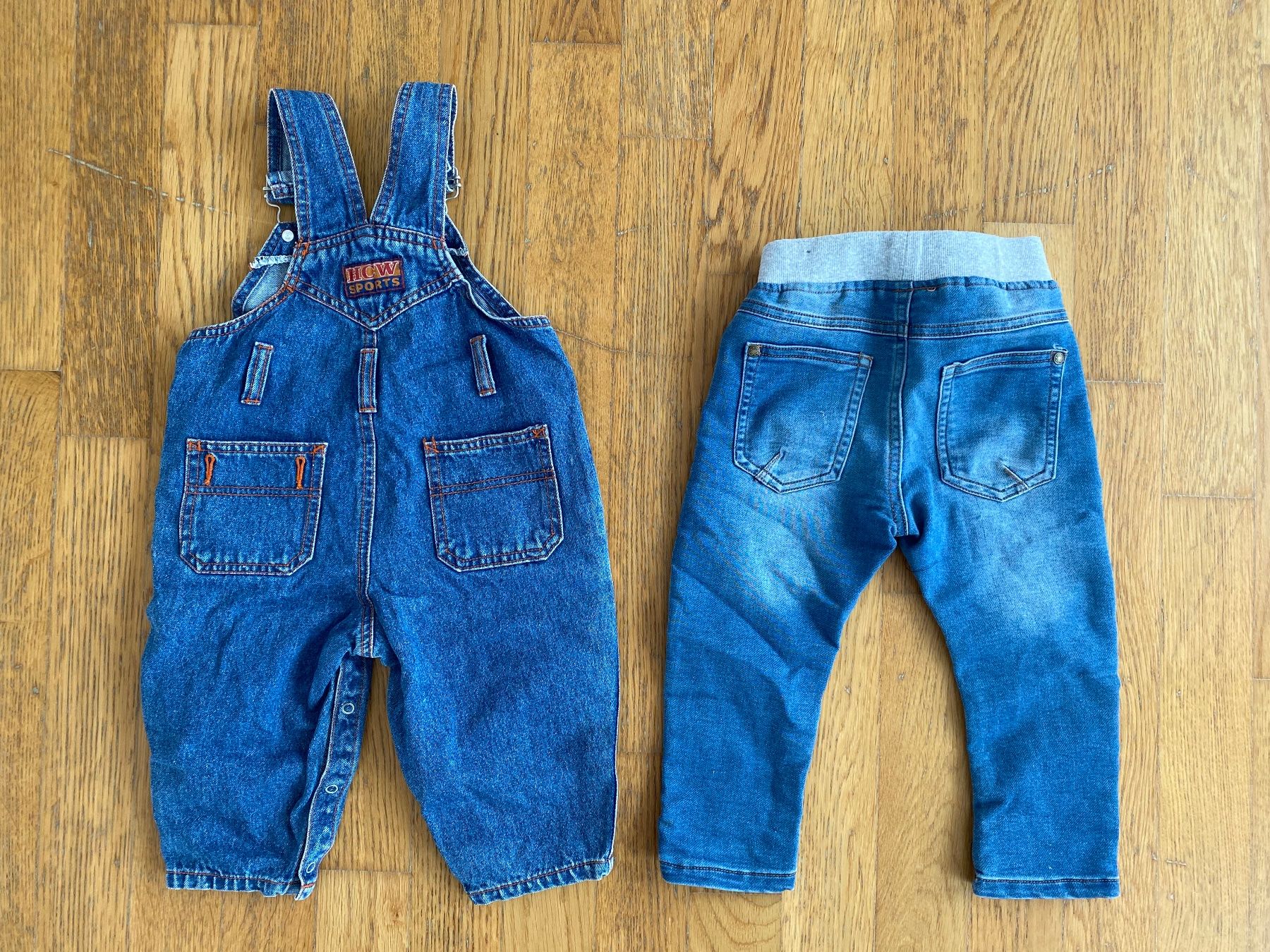 Lotti & Set di vestiti: Kleiderpaket 4-teilig Pullis Jeans Latzhose Gr 74-80 – Usato da Wädenswil venduto da PeterWaedi 2