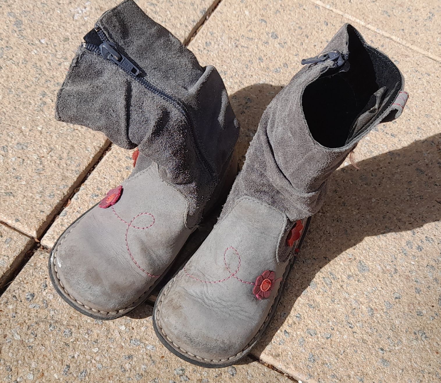 Schuhe für Mädchen: Stiefeletten Gr. 27 – Gebraucht aus Fontaines NE von neuch123