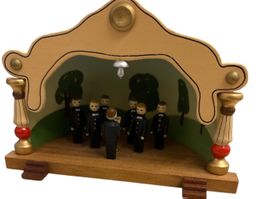 Erzgebirge - Miniatur-Chorszene im Musikpavillon aus Holz