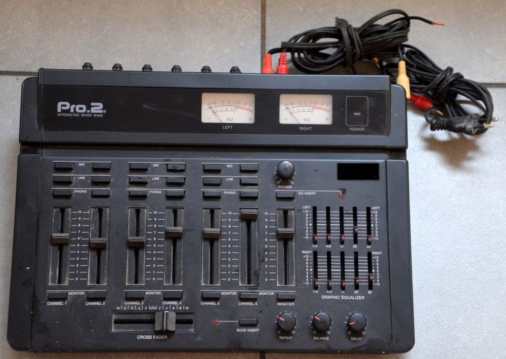 Console di mixaggio: Pro.2 Mixer M-640 / Table de mixage – Usato da Collonges venduto da arashee