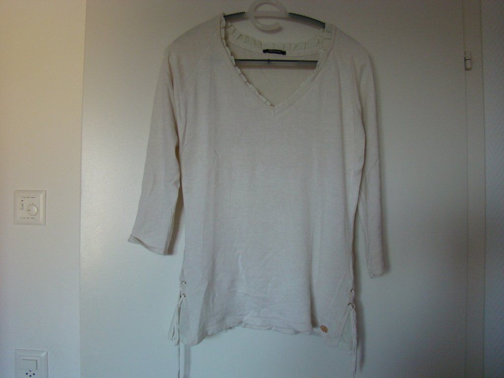 Morgan Pulls & Sweat-shirts: Morgan, pull écru – Neuf (Voir description) à Lussery-Villars par pousinete02 1