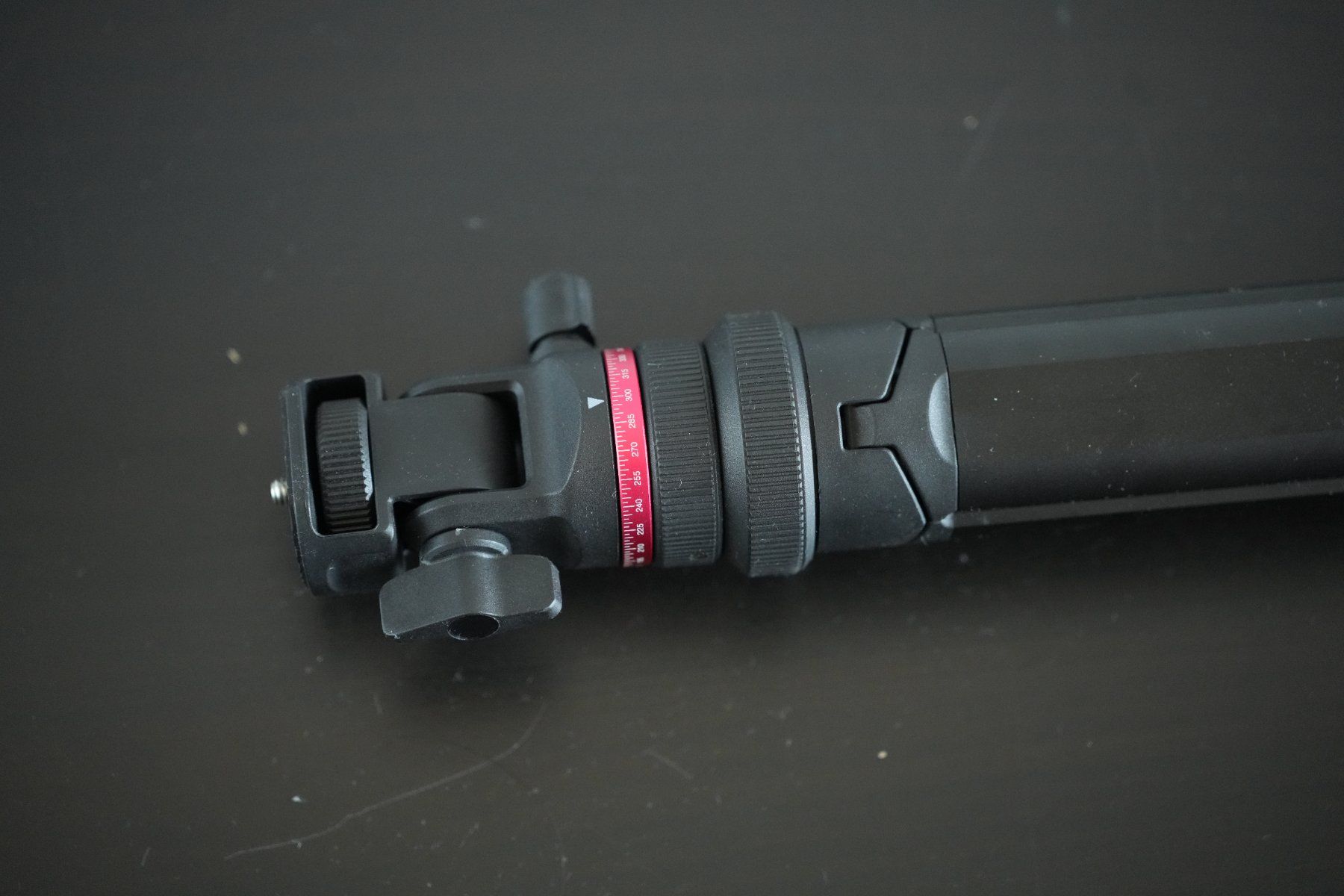 Ulanzi Treppiedi & Teste: Ulanzi MT-80 Tripod – Usato da Neuchâtel venduto da yan_lq56 1