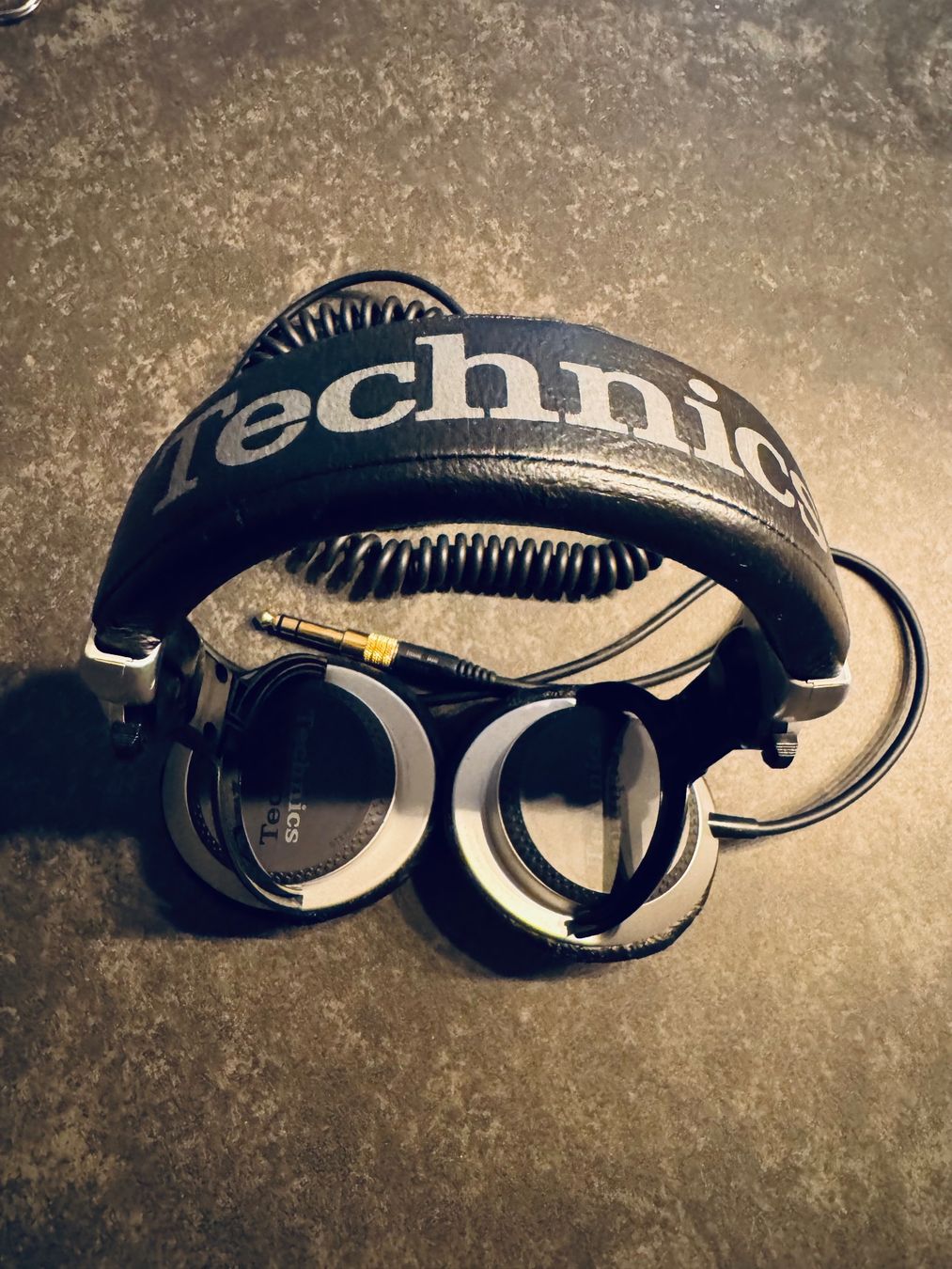Technics Casques audio: Technics RP-DJ1210 Professioneller Kopfhörer – D'occasion à Kilchberg ZH par IROC84