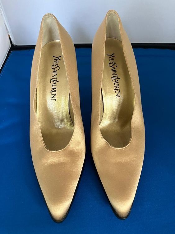 Saint Laurent Scarpe da donna: Elegante YSL Pumps Gold – Usato da Bern venduto da NNV