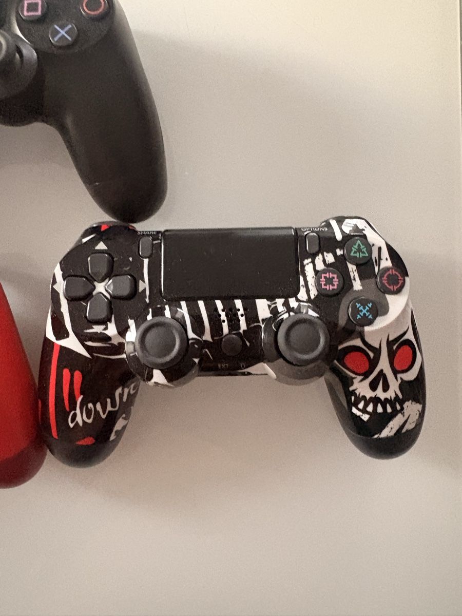 Controller: Lot de 3 Manettes PS4 – Gebraucht aus Dompierre FR von PRiT_Madara 3