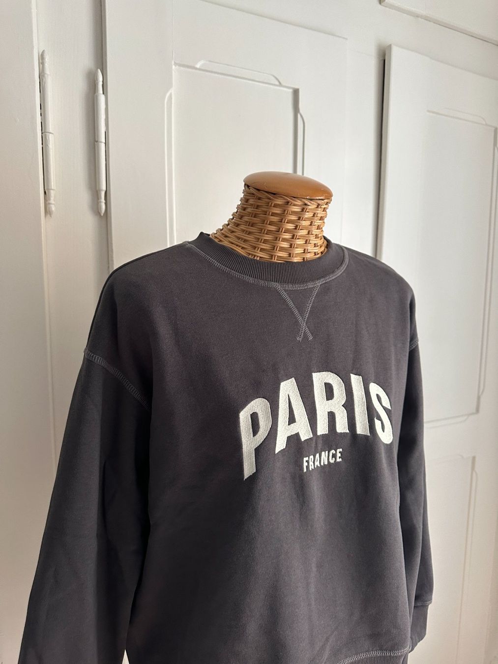 H&M Pulls & Sweat-shirts: Paris Pullover dunkelgrau S – D'occasion à Zürich par Diazaio 1