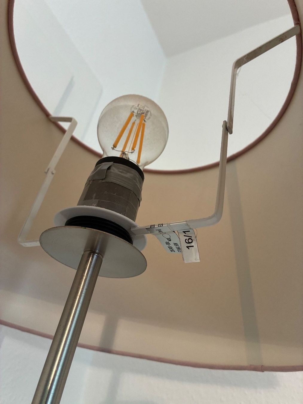 Lampade: Stehlampe dimmbar – Usato da Bern venduto da jaz_x9yv 2