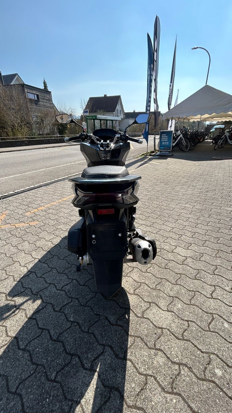 Honda Scooter: Honda PCX 125 – Usato da Zofingen venduto da gunmalino 3